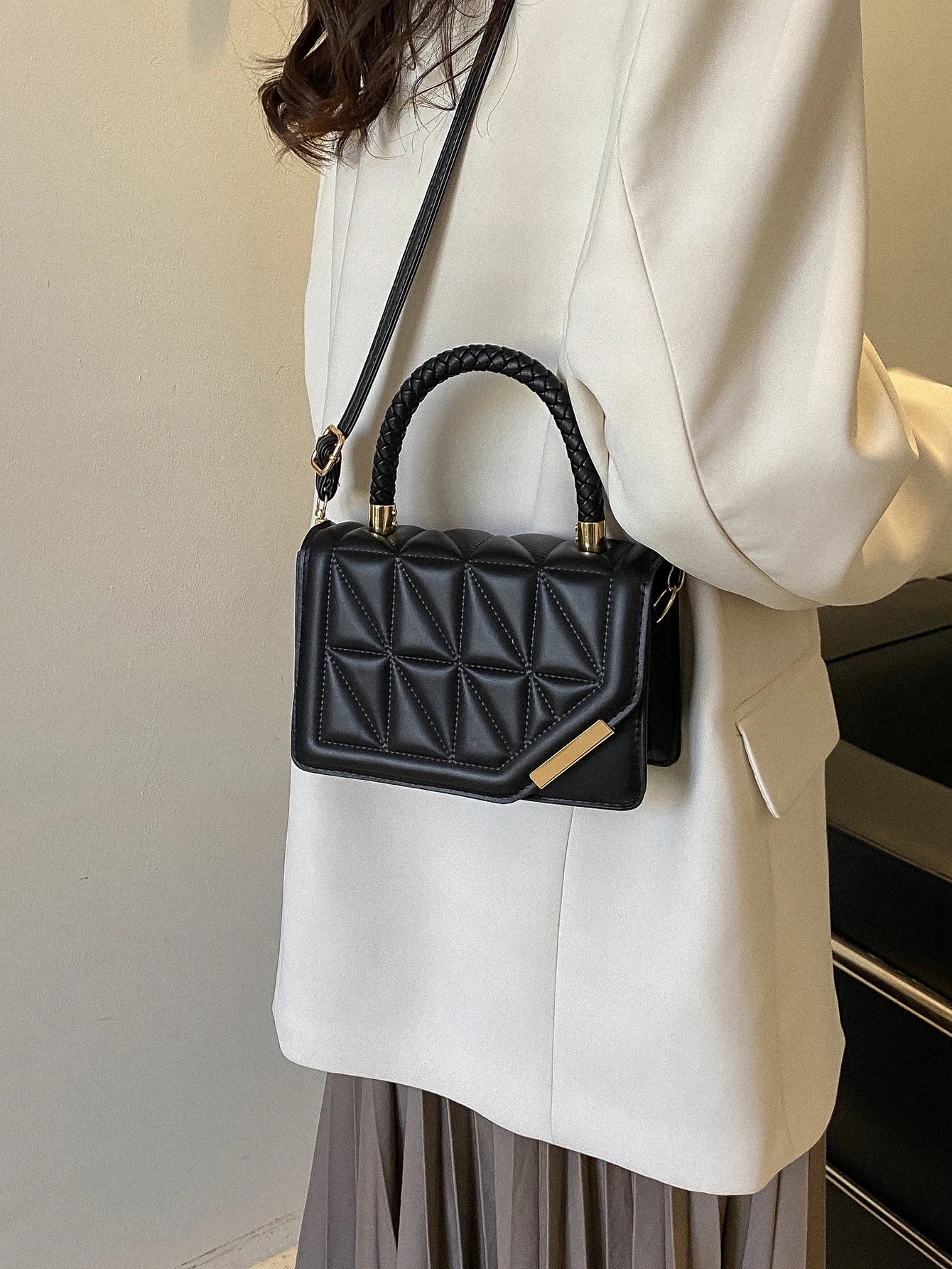 Women's Casual Fashionable Shopping And Dating Net Color Flip Cover Handbag