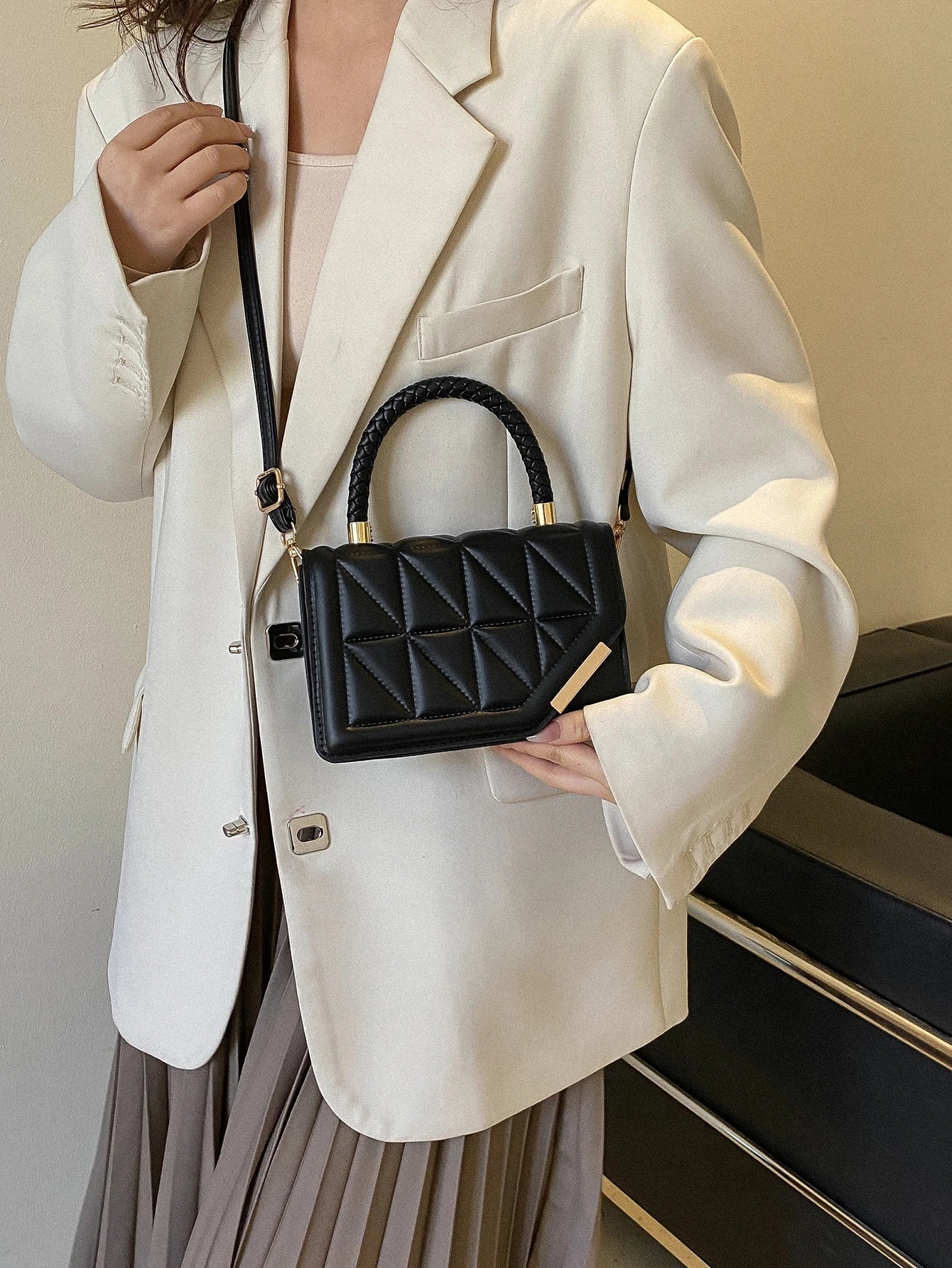 Women's Casual Fashionable Shopping And Dating Net Color Flip Cover Handbag