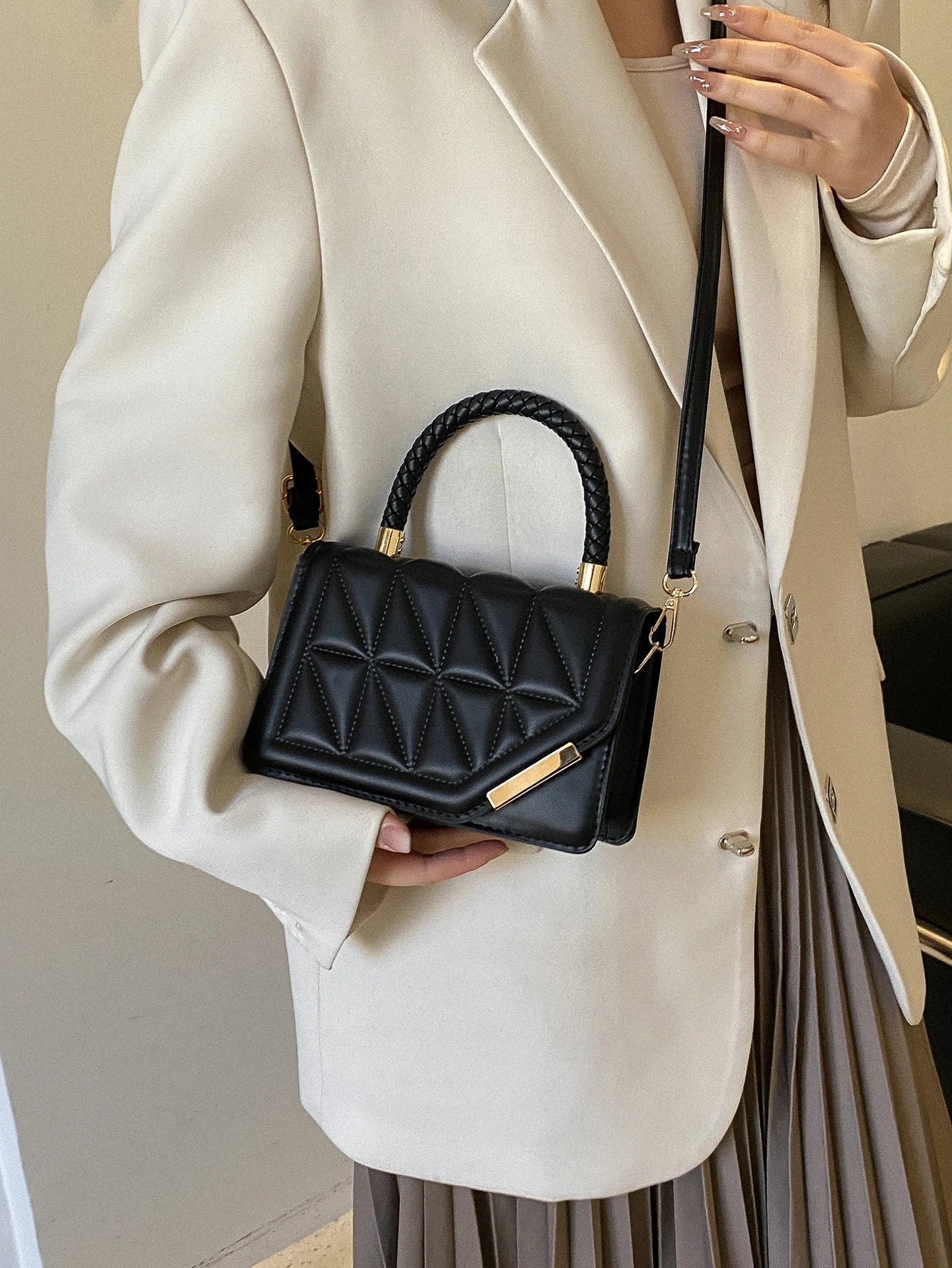 Women's Casual Fashionable Shopping And Dating Net Color Flip Cover Handbag