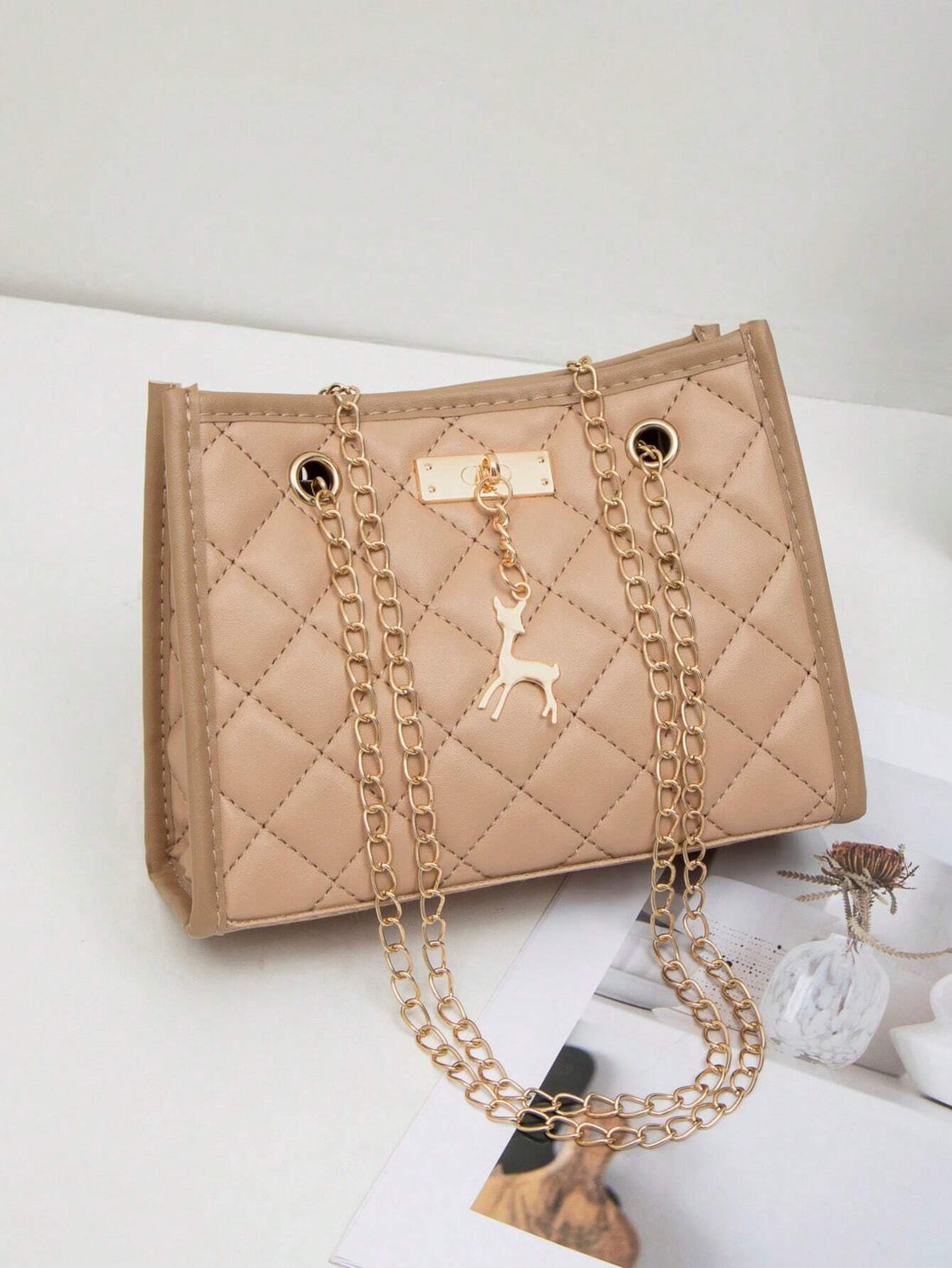 Fashion Chain Shoulder Bag 2024 New Small Square Bag Women's Wholesale Handbag, Suitable For All Seasons