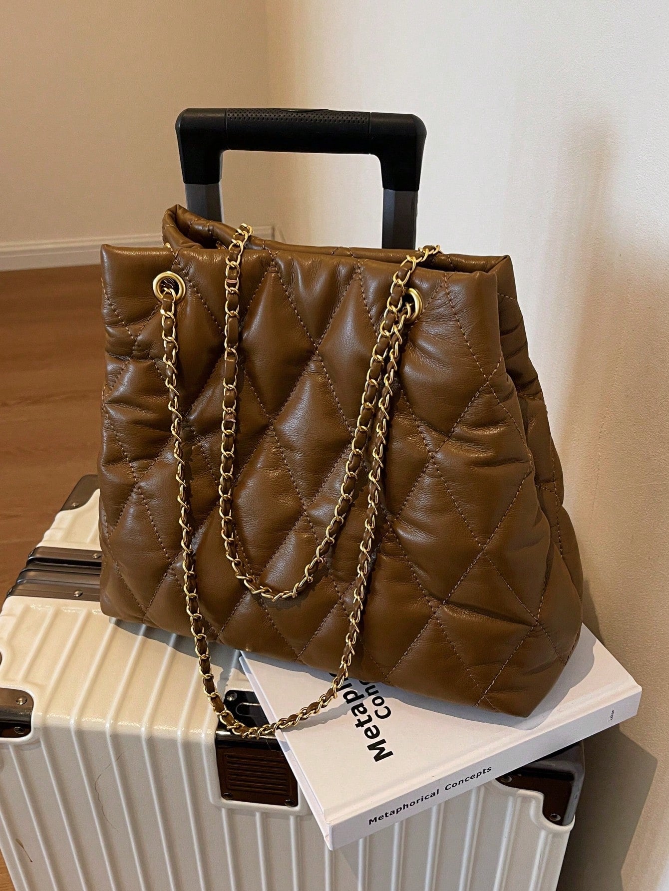 Large Capacity Fashion Tote Bag, Padded, Embroidered Quilted, Soft, Winter Chain Strap Shoulder Crossbody Bag For Women