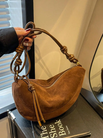 Spring New Lightweight Dumpling Shaped Large Capacity Commuter Women Shoulder Bag