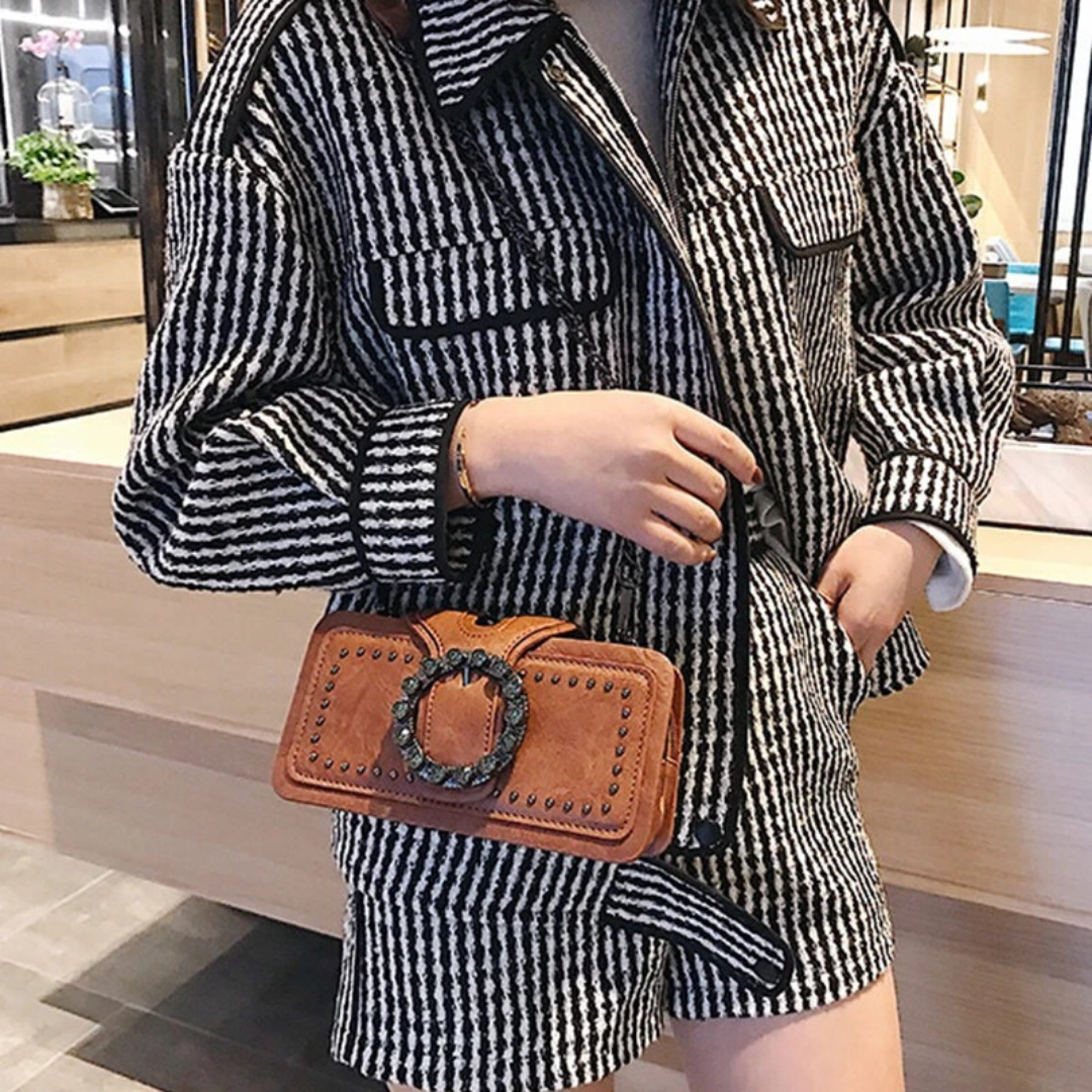 Elegance Luxe Leather Chain Decor Clutch